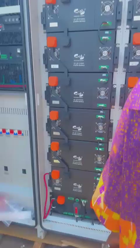 Msn all~in~one solar system(industrial inverter) 100kw output and 215kwh of battery